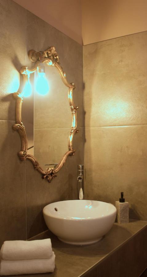 Apartament La Stazione Degli Artisti Triest Zewnętrze zdjęcie